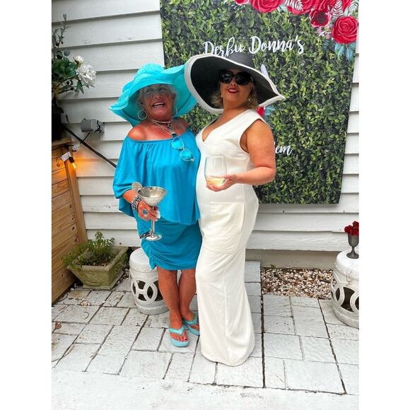 MARINA MOSCONE COLLECTIVE White Twill V-Neck Sleeveless Jumpsuit Size 2 - Picture 2 of 15